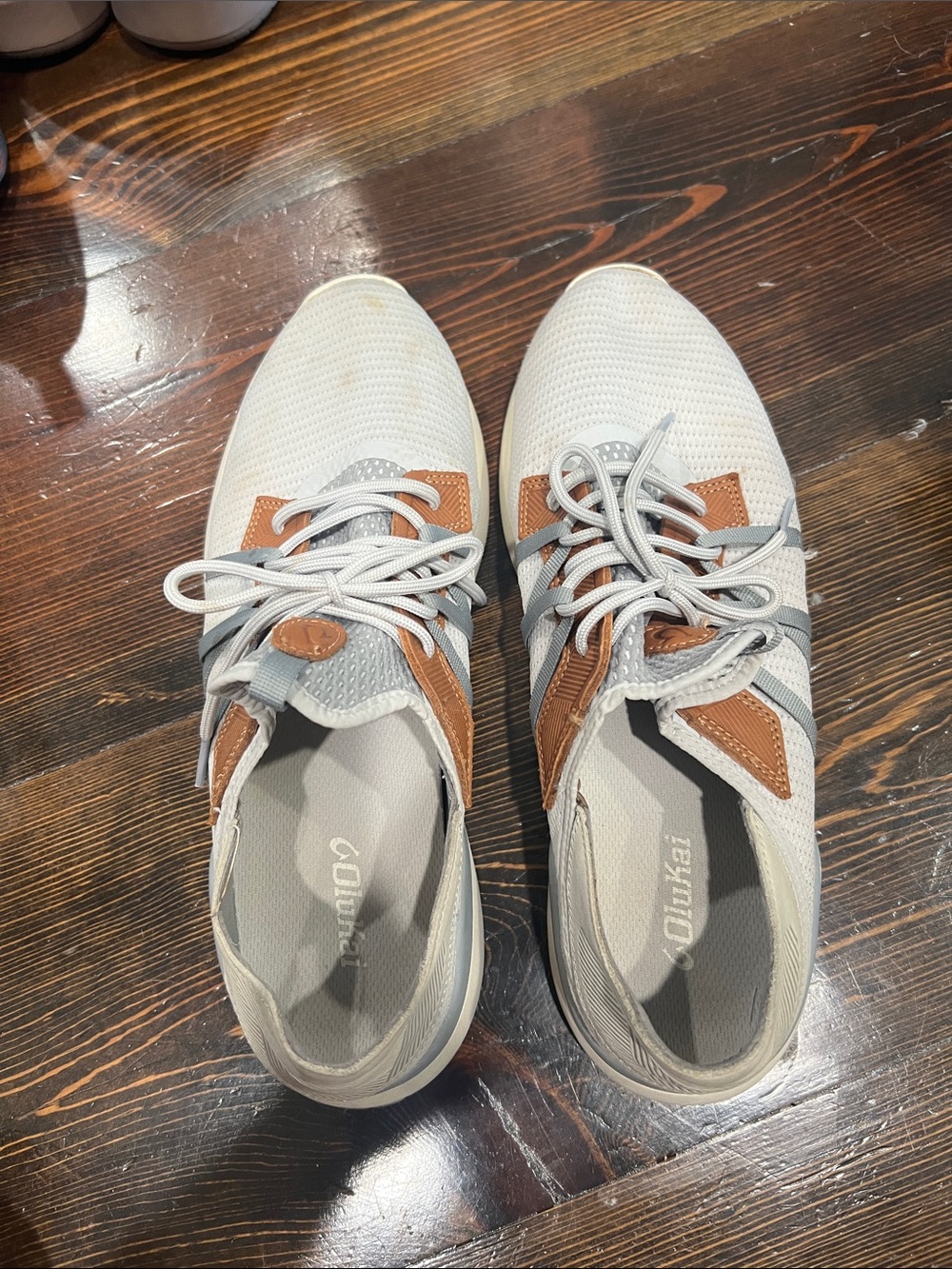 OluKai Men's Light Gray Knit Sneakers with Tan Accents
